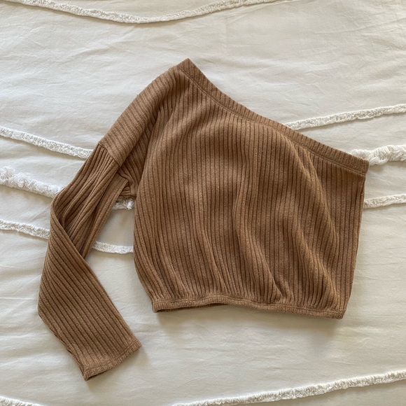 One Shoulder Sweater - Picture 1 of 8